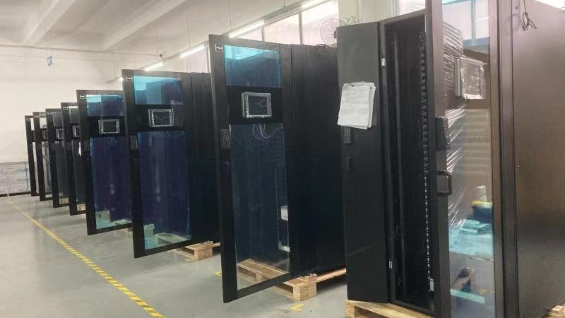 機(jī)柜廠家解讀如何解決服務(wù)器機(jī)柜溫度過高的問題